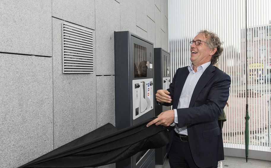 Onthulling plaquette Lammermarkt, doek