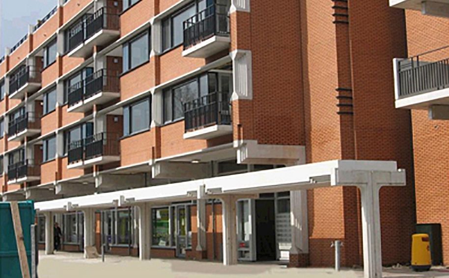 Winkelcentrum met 103 appartementen Dorrestein