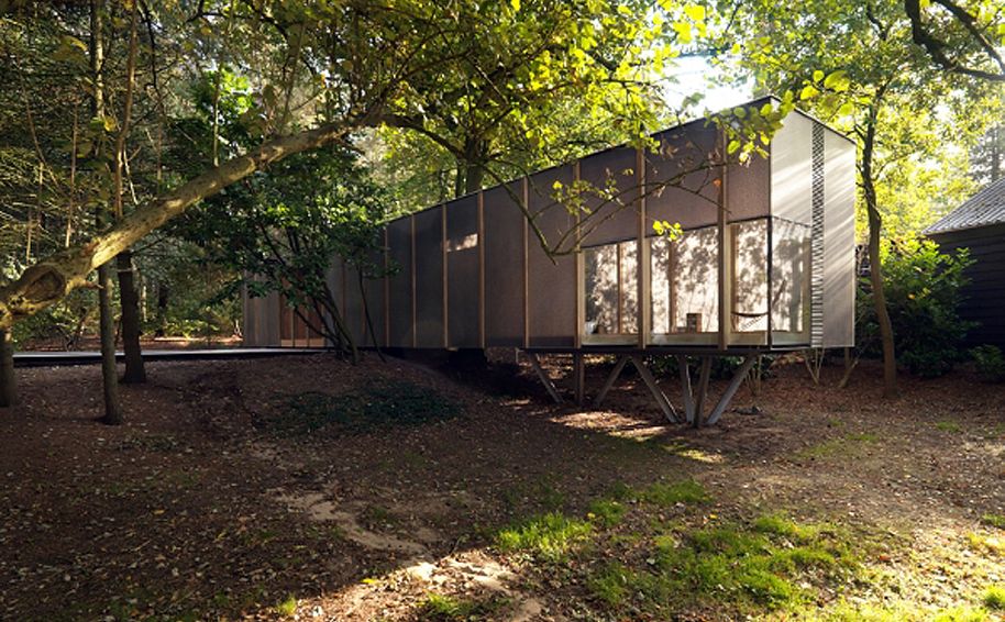 Paviljoen met zwembad