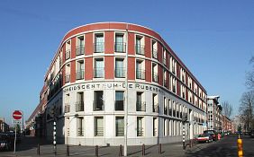 Vaillantlaan Blok 8, Gezondheidscentrum, 10 koopwoningen