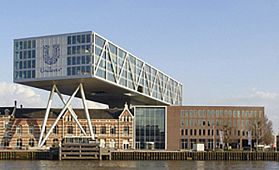 Kantoorgebouw De Brug