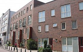 Gaesbeekstraat Tarwewijk, 56 koopwoningen, 69 huurappartementen, 11 koopappartementen