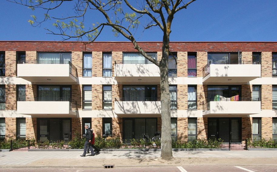 Morgenstond, Tinaarlostraat, 51 huurwoningen