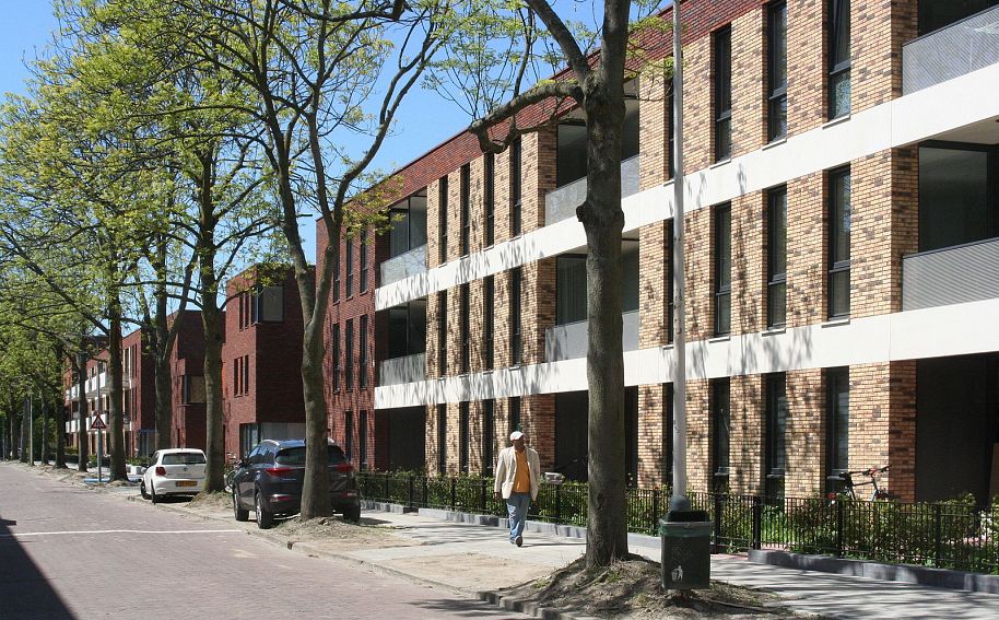 Morgenstond, Tinaarlostraat, 51 huurwoningen
