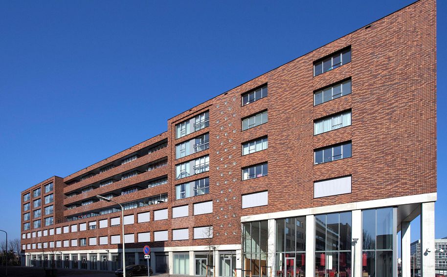 Het Zamen, 132 huurwoningen, 102 zorgappartementen, voorzieningenplint
