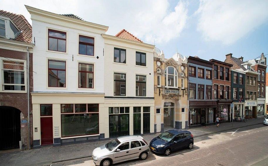 Cinema Americain, voormalig Broekenhuispand