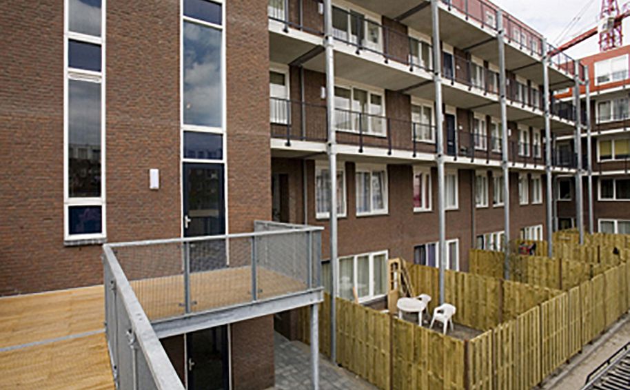 Biz Botuluyuz, 24 woningen