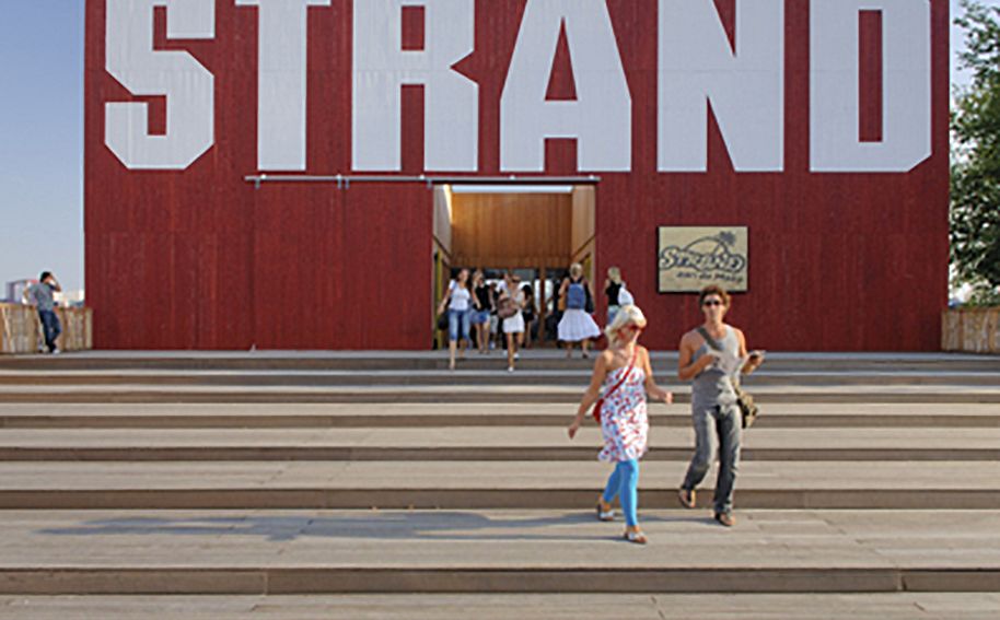 Paviljoen, Strand aan de Maas