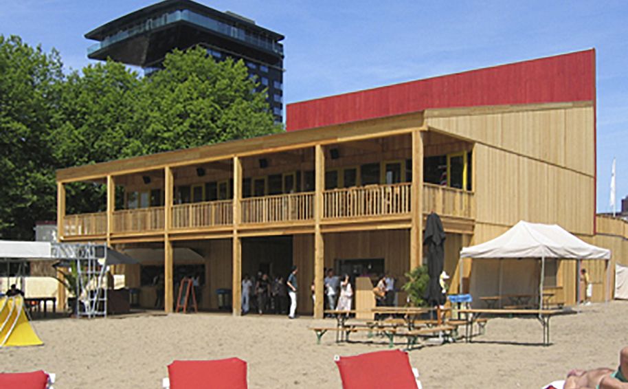 Paviljoen, Strand aan de Maas