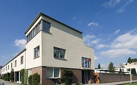 Langepad, 100 eengezinswoningen en 45 parkvillaâ€™s