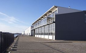 Poortgebouw Thomsen's Havenbedrijf, sinds 2006: Vertrekhal Oranjelijn