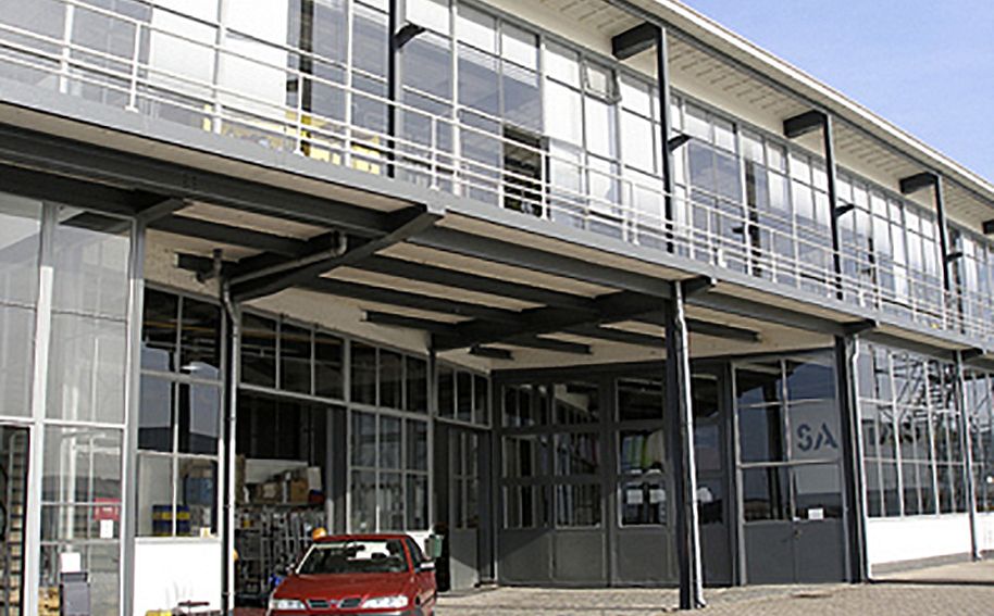 Poortgebouw Thomsenâ€™s Havenbedrijf, sinds 2006: Vertrekhal Oranjelijn